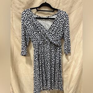 Lark & Ro Black and White V-Neck 3/4 Sleeve Sundress